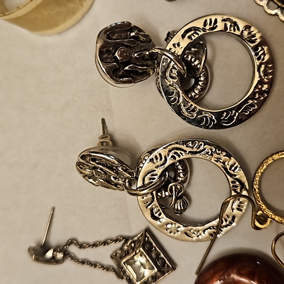 Lot of Earrings - 14 Pair - Picture 3 of 9